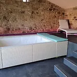 Lujosa Con Piscina