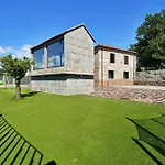 Lujosa Con Piscina * Ribadumia
