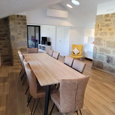 Lujosa Con Piscina Ribadumia