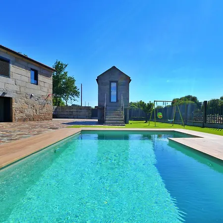 Lujosa Con Piscina