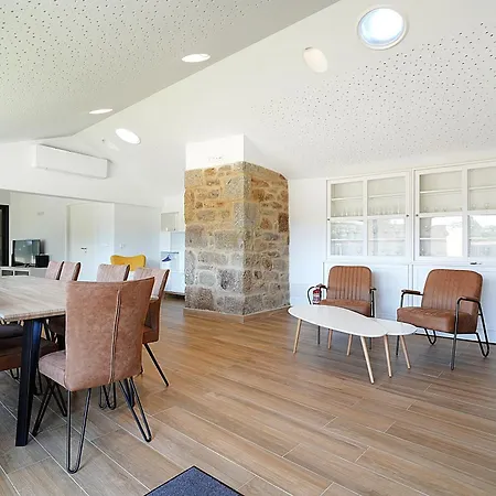 Villa Lujosa Con Piscina