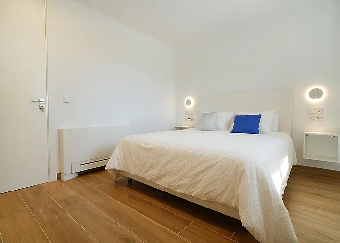 Lujosa Con Piscina 빌라 *