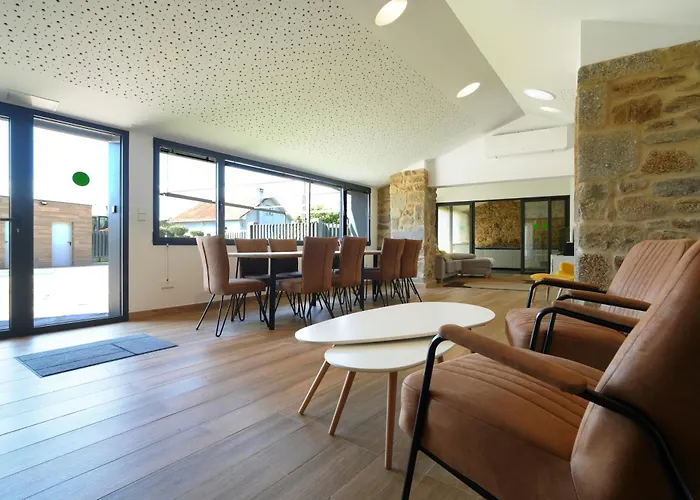 Lujosa Con Piscina 빌라