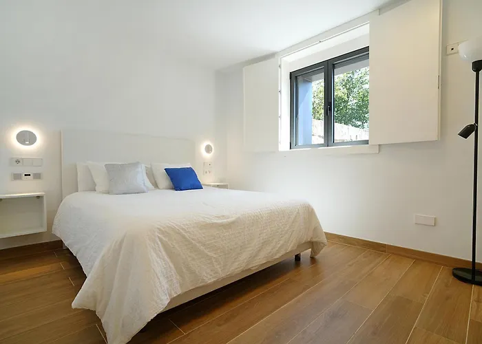 Lujosa Con Piscina 빌라 *